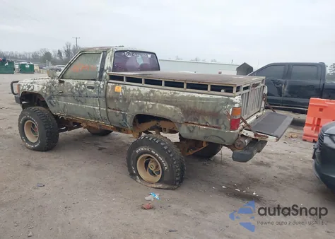 1987 Toyota Pickup Rn63 Std z USA, uszkodzony, nr VIN JT4RN63R7H0128494